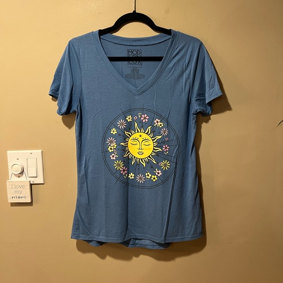 Modern Lux Blue T-Shirt with Sun & Floral Medallion Front - Picture 8 of 11